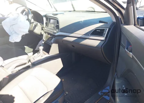 2018 Hyundai Elantra Value Edition z USA, uszkodzony, nr VIN 5NPD84LF6JH373324